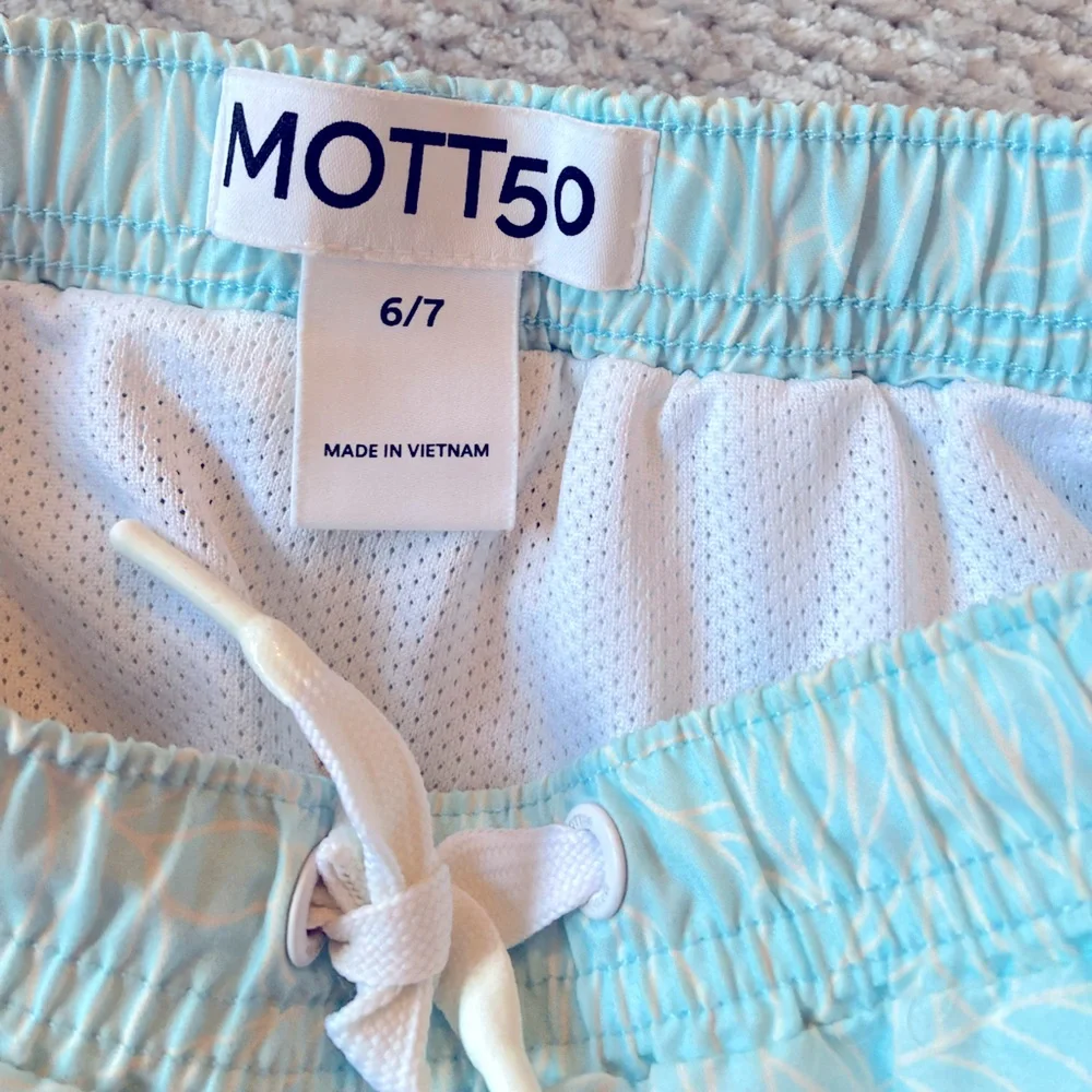Mott50 Boys UPF 50+ Tropical Leaf Swim Trunks‎ Aqua White Size 6/7